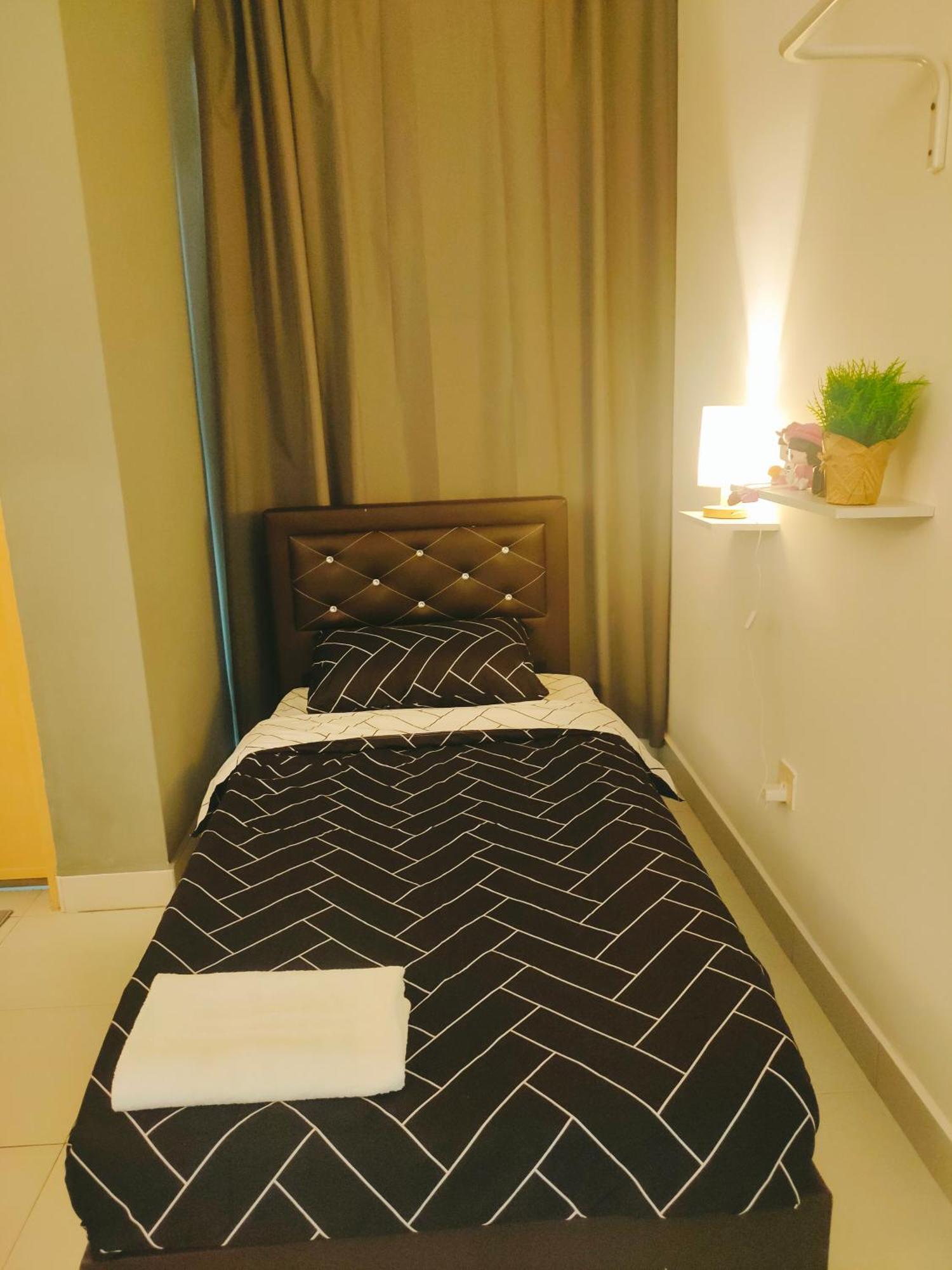 Maison Inn-jb Tebrau Staycation Walk Within 8 Mins To Ikea Toppen & Aeon Mall Apartment *