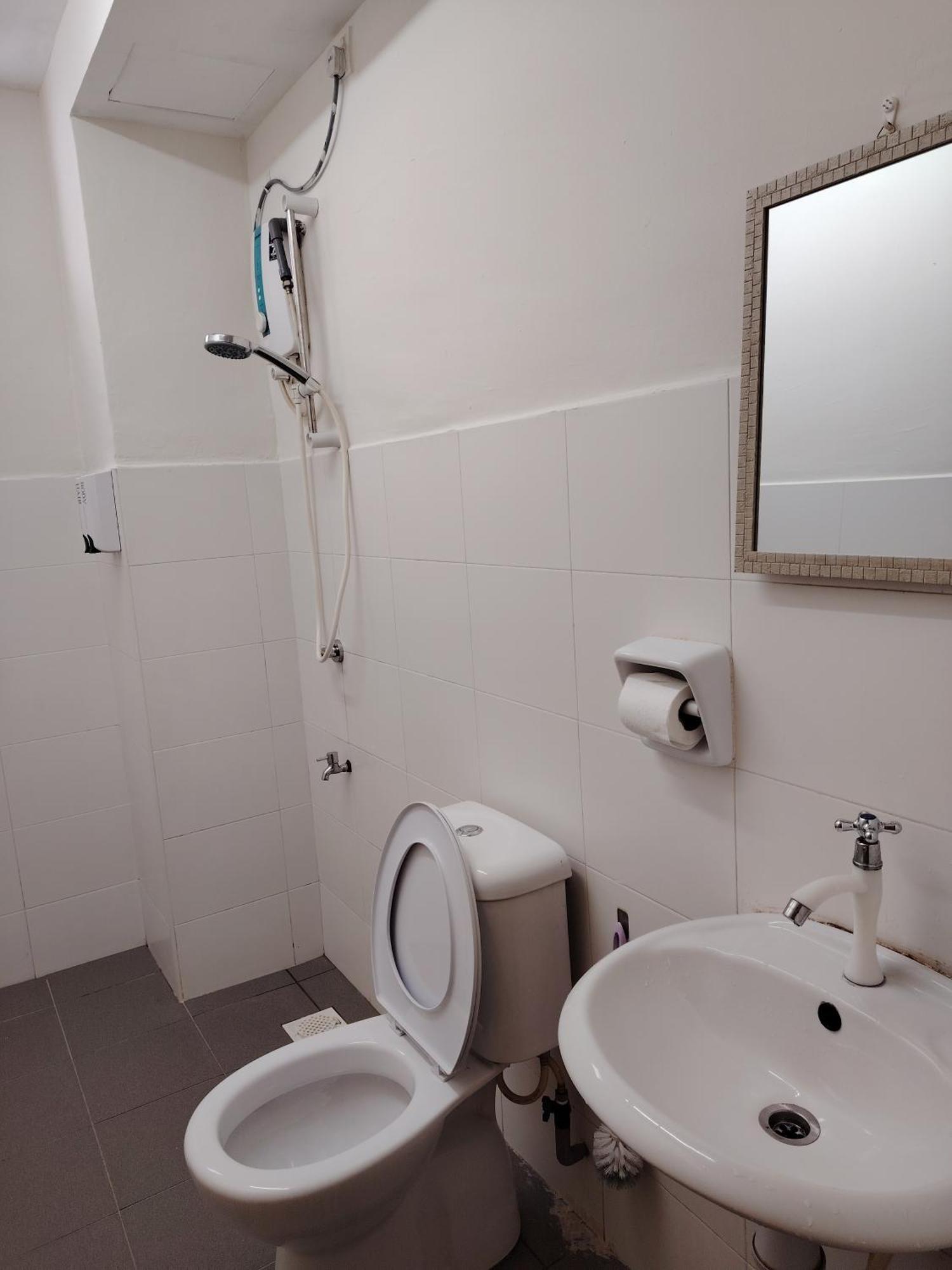 Maison Inn-jb Tebrau Staycation Walk Within 8 Mins To Ikea Toppen & Aeon Mall *
