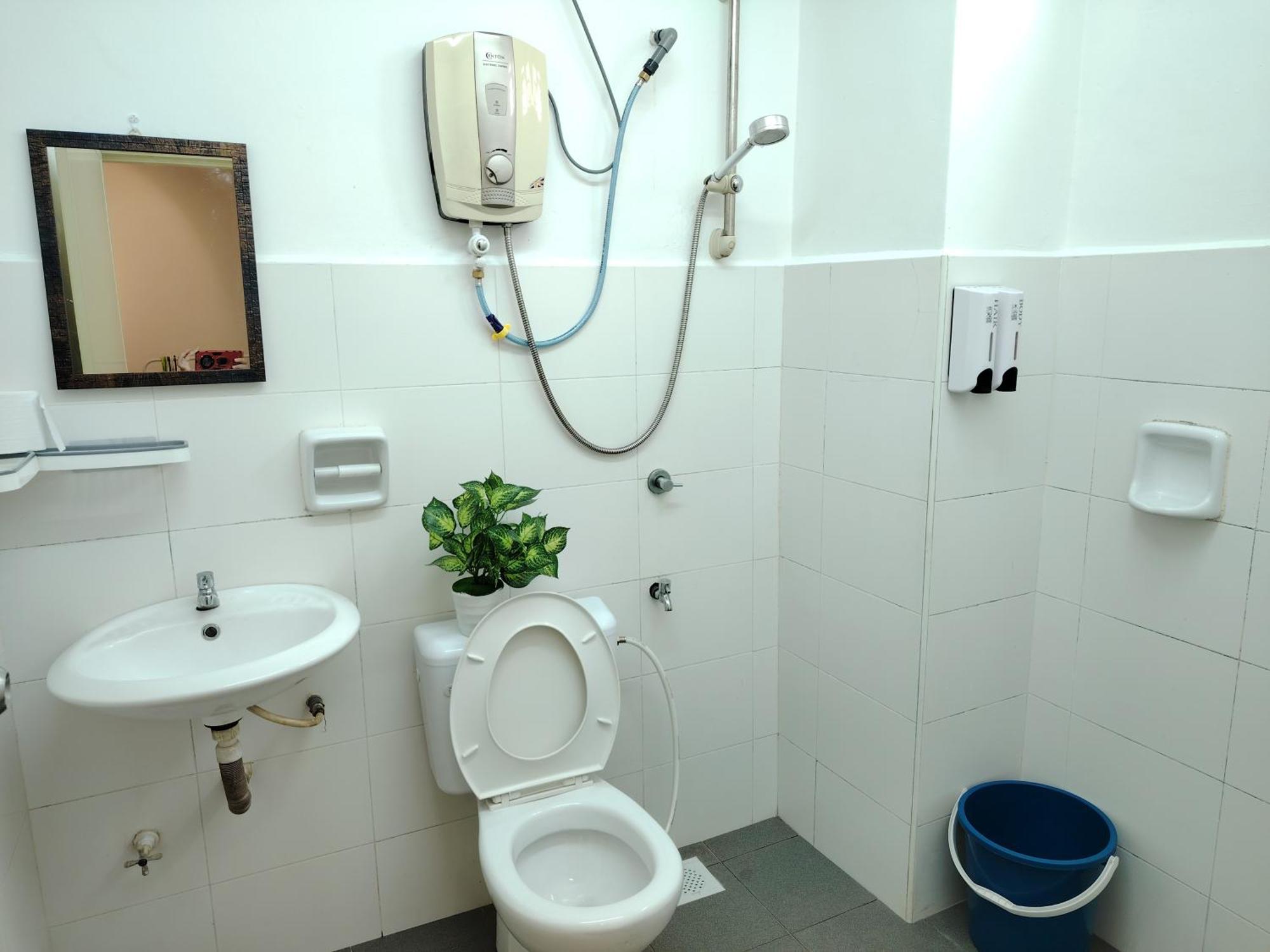 Maison Inn-jb Tebrau Staycation Walk Within 8 Mins To Ikea Toppen & Aeon Mall Apartment