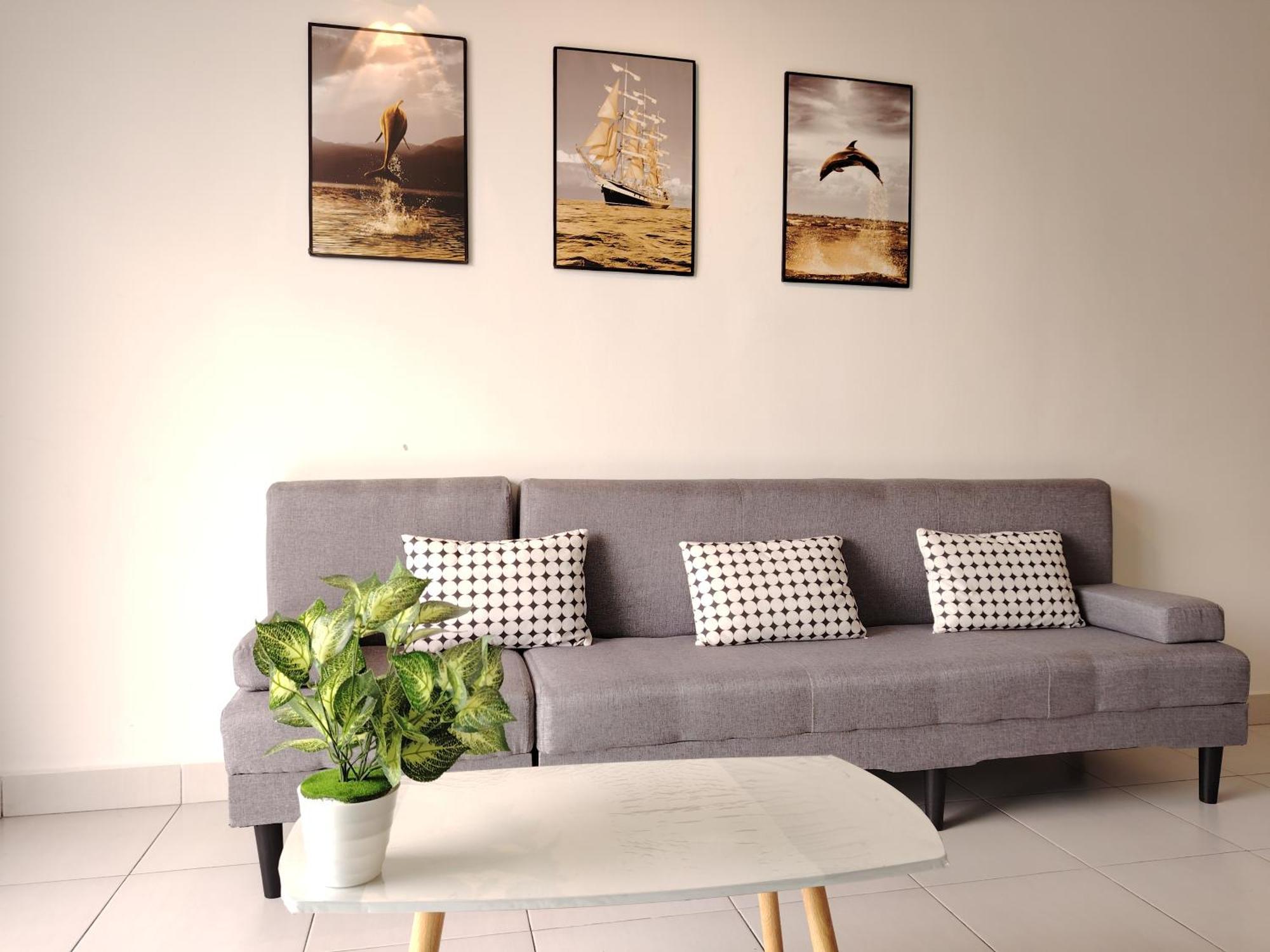 Maison Inn-jb Tebrau Staycation Walk Within 8 Mins To Ikea Toppen & Aeon Mall